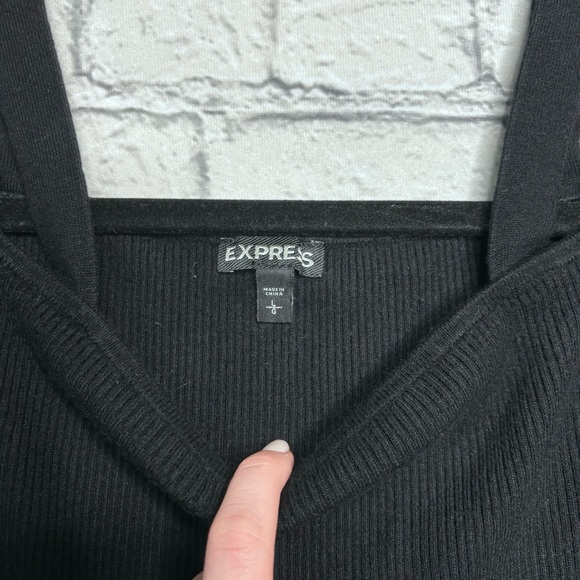 💙2/$40💙NWOT Express Black Ribbed Cutout Shoulder Sweater Size Large - Picture 5 of 12